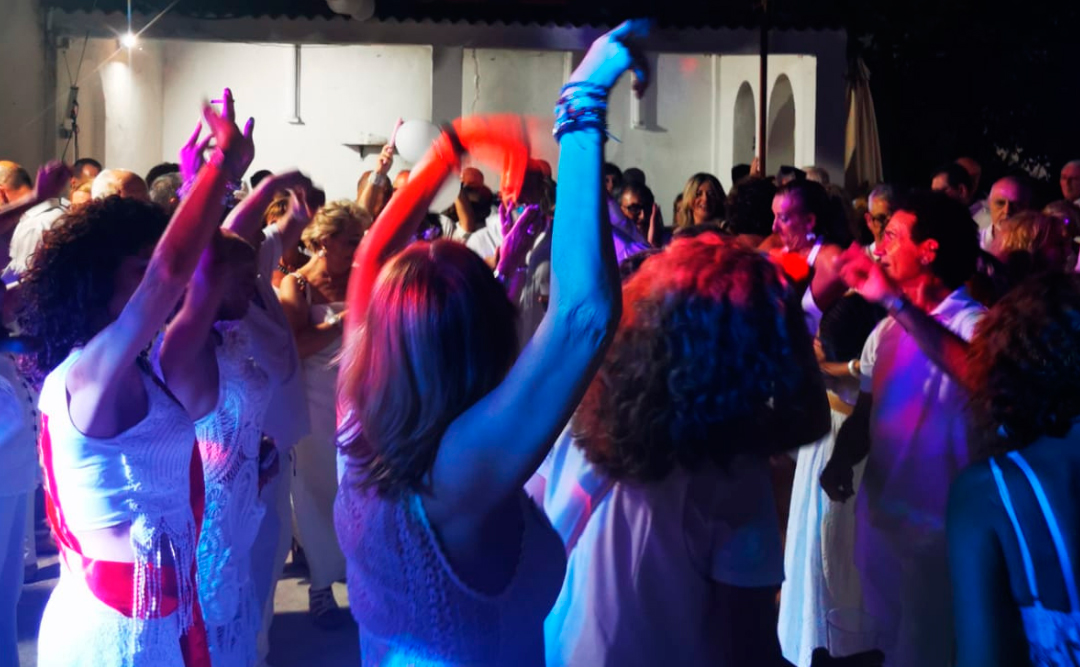 Fiesta ibicenca para solteros Lucena 2024